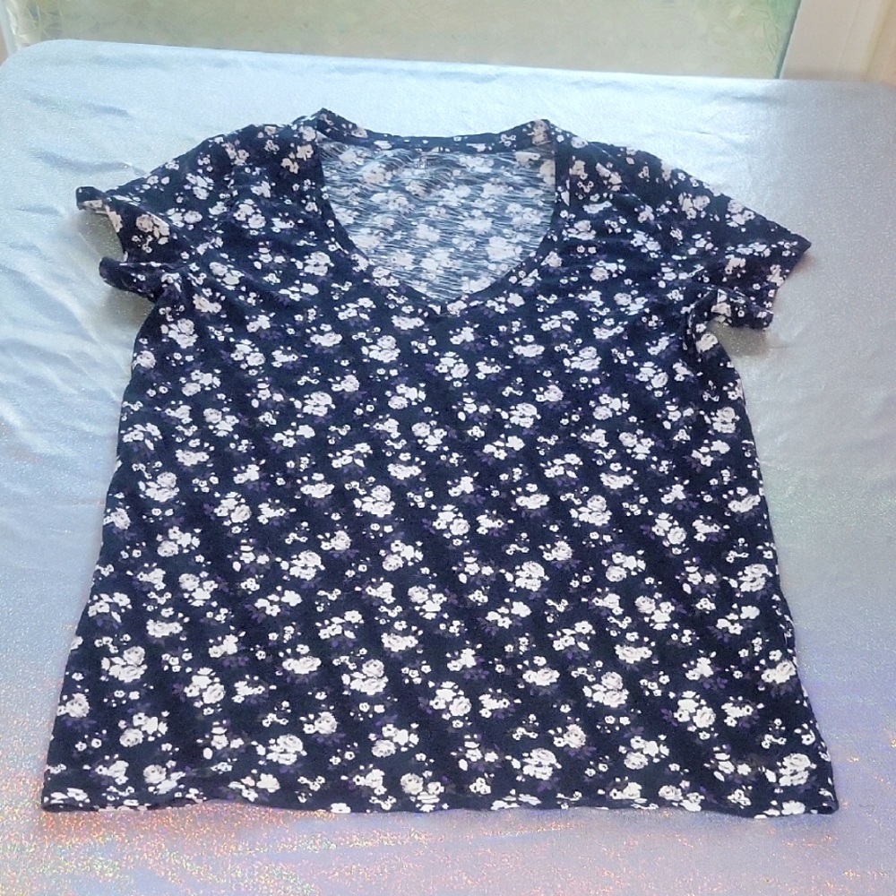 Pink VS Black Flower Print Paisly Tshirt SZ:L
